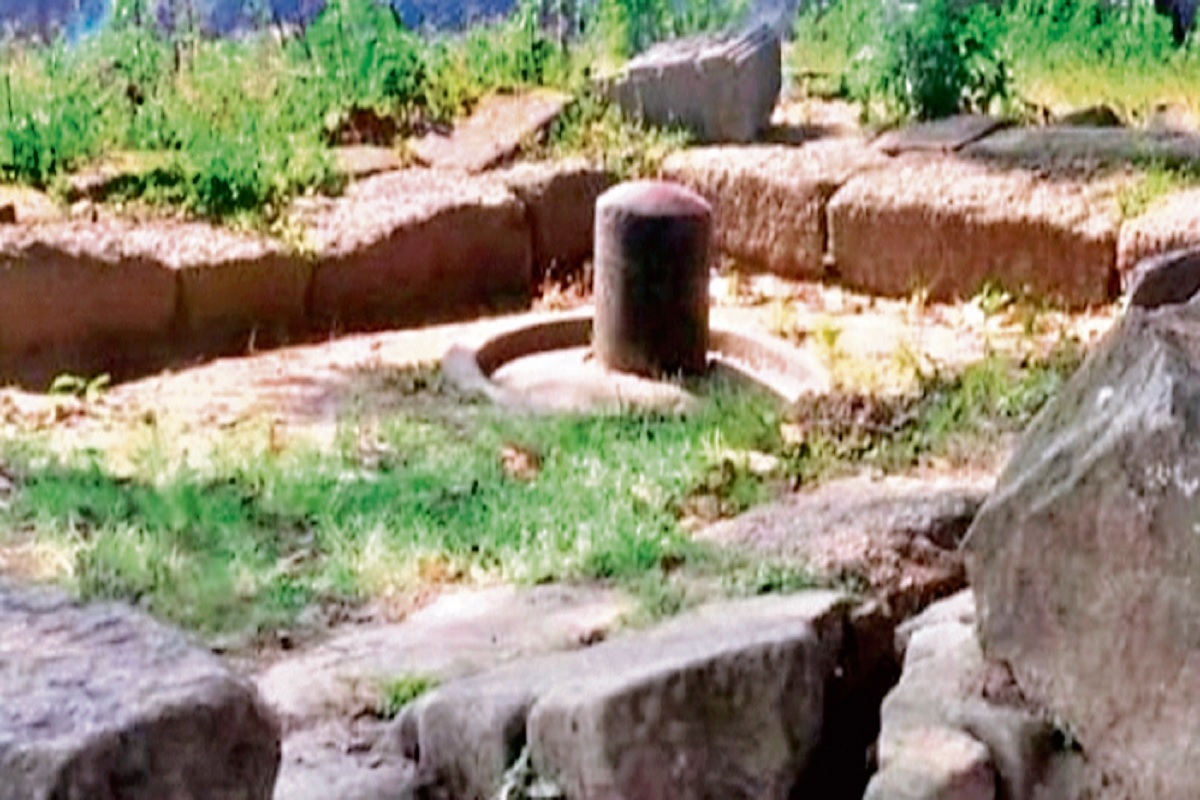 लोहरदगा में शिव साधना के कई ऐतिहासिक प्रमाण, खेत-खलिहान में भी मिलता है शिवलिंग