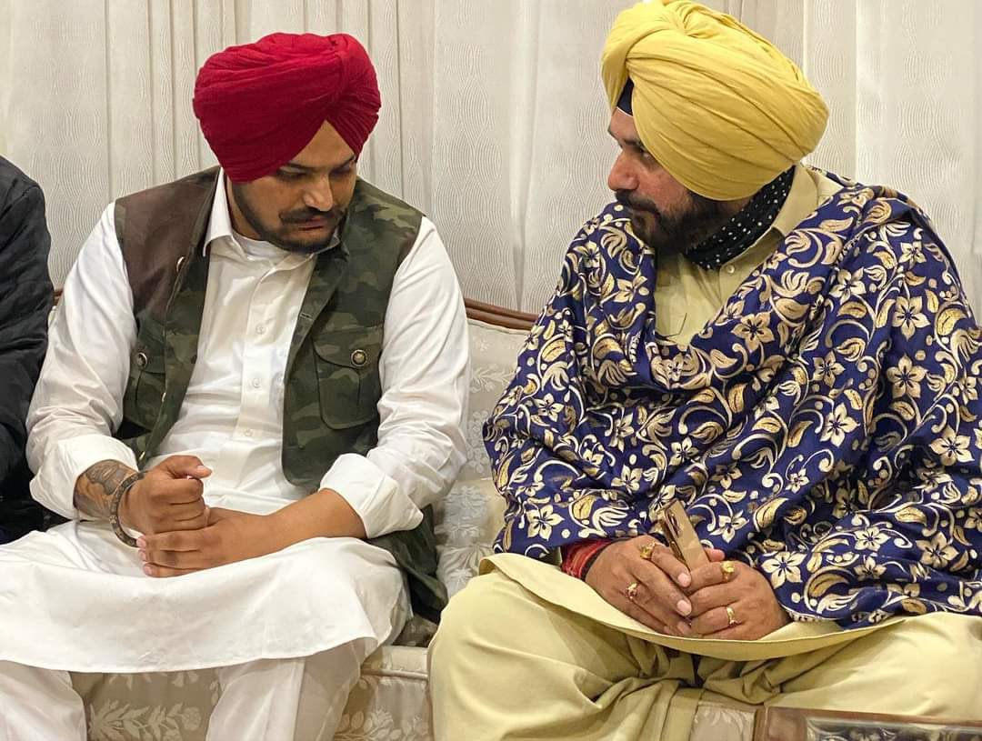 Punjab Elections 2022: सिद्धू मूसेवाला ने थामा कांग्रेस का दामन, एके-47 से फायरिंग करते तस्वीर हुई थी वायरल