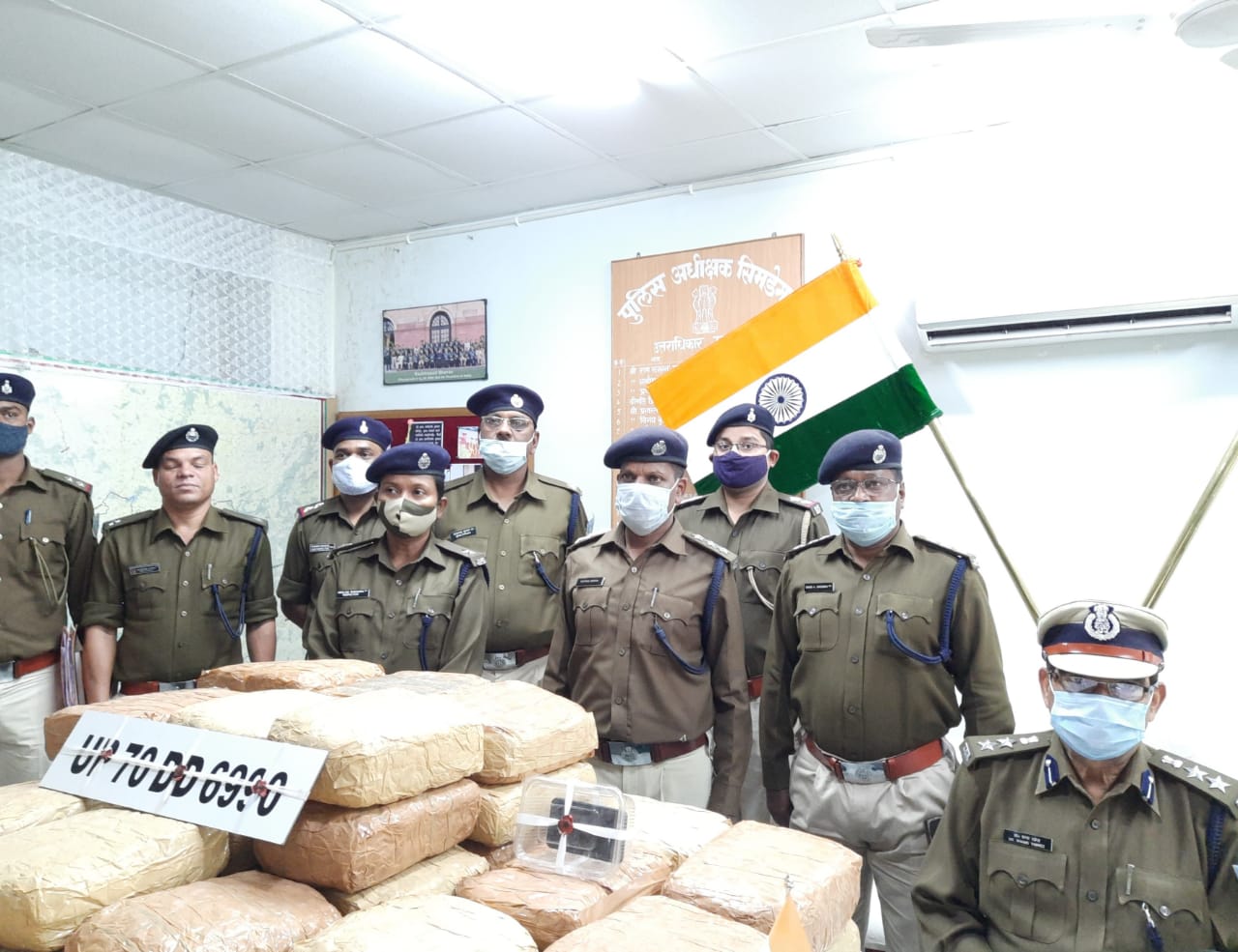 Jharkhand Crime News : झारखंड में 56 लाख के गांजा के साथ 2 अंतरराज्यीय तस्कर गिरफ्तार, पुरस्कृत होंगे पुलिसकर्मी
