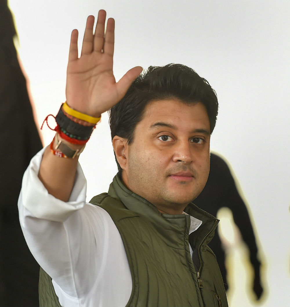 मध्य प्रदेश विधानसभा चुनाव के बाद कांग्रेस और ज्योतिरादित्य के बीच बिगड़ने लगे थे रिश्ते