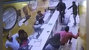 Bulandshahr Crime: पुलिस मुठभेड़ में मारे गए 50-50 हजार के दो इनामी बदमाश, सर्राफ को गोली मारकर की थी लूट