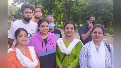 अलीगढ़ नगर आयुक्त ने देर रात स्मार्ट सिटी के निर्माण कार्यों का किया निरीक्षण, मिली कई खामियां