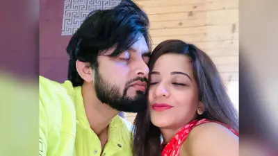 मोनालिसा की शादी की सालगिरह पर दिल छूने वाली रोमांटिक पोस्ट, पति विक्रांत बोले- अच्छा सुनो…