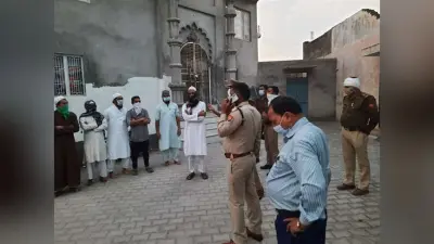 यूपी के दायूं जिले में मस्जिद-मदरसों में छापेमारी, 38 लोग बाहर के मिले