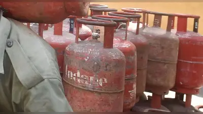 LPG Price Hike : क्या फिर बढ़ेगी रसोई गैस की कीमत ? Subsidy को लेकर जान लें ये बात
