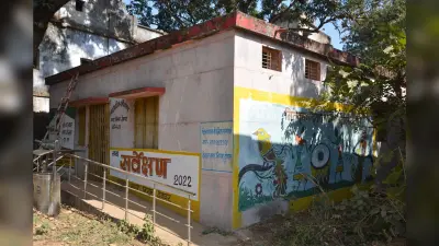 देवघर : सदर अस्पताल परिसर में शौचालय बनवाकर भूल गया निगम, छह साल बाद भी नहीं हुआ चालू