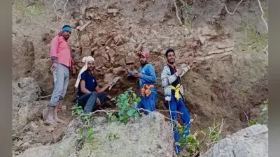 कोसी नदी का घटा जलस्तर तो बाहर आया बौद्धकालीन दीवार का साक्ष्य, जानें पूरी कहानी