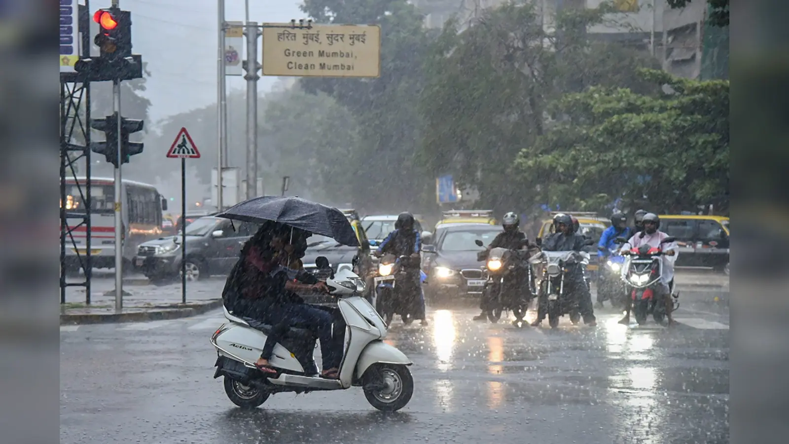 Mumbai Weather Update: मुंबई में भारी बारिश की संभावना, IMD ने इन जिलों में जारी किया अलर्ट