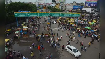 पटना में 5 सितंबर को बंद रहेगा ऑटो और ई-रिक्शा का परिचालन, हड़ताल के कारण पैदल जाते दिखे लोग