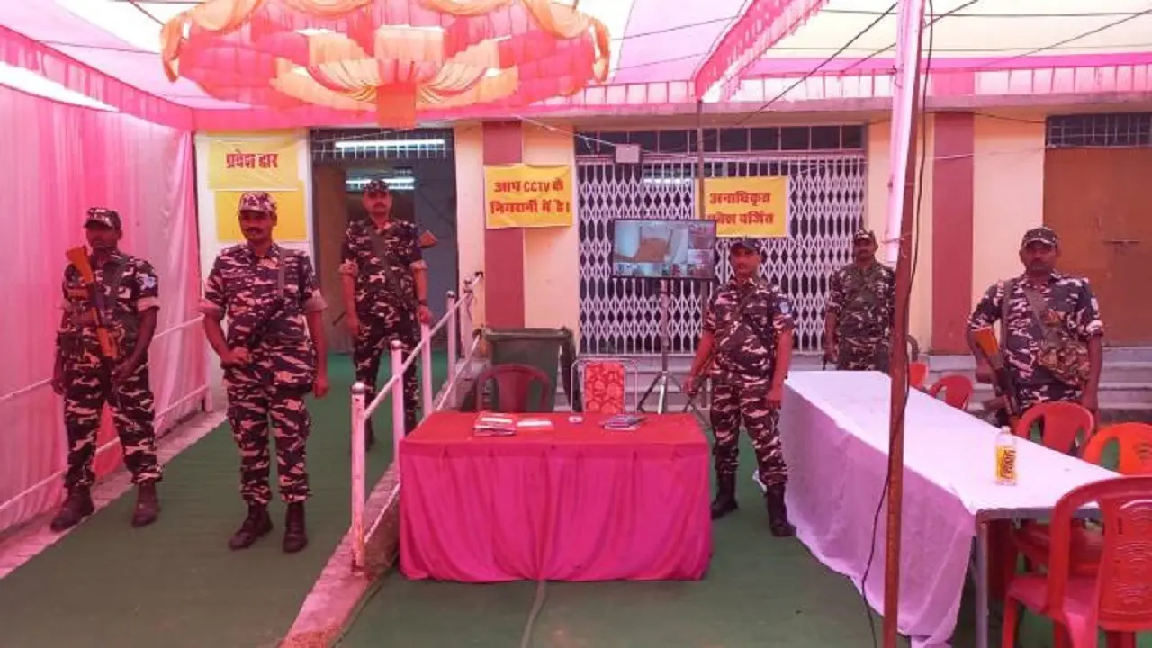 कुढ़नी उपचुनाव: कड़ी सुरक्षा में होगा मतदान, घर बैठे वोट डाल सकेंगे बुजुर्ग, जानें कैसे होगी वोटिंग