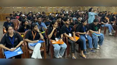 रोटरी बोकारो : योगाभ्यास और जुंबा में 11 स्कूलों के 108 विद्यार्थियों ने लिया हिस्सा, योगासन के दिए टिप्स