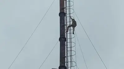पटना में दिखा फिल्म शोले जैसा नजारा, पत्नी से नाराज पति जान देने के लिए चढ़ा 70 फुट ऊंची चिमनी पर, फिर…