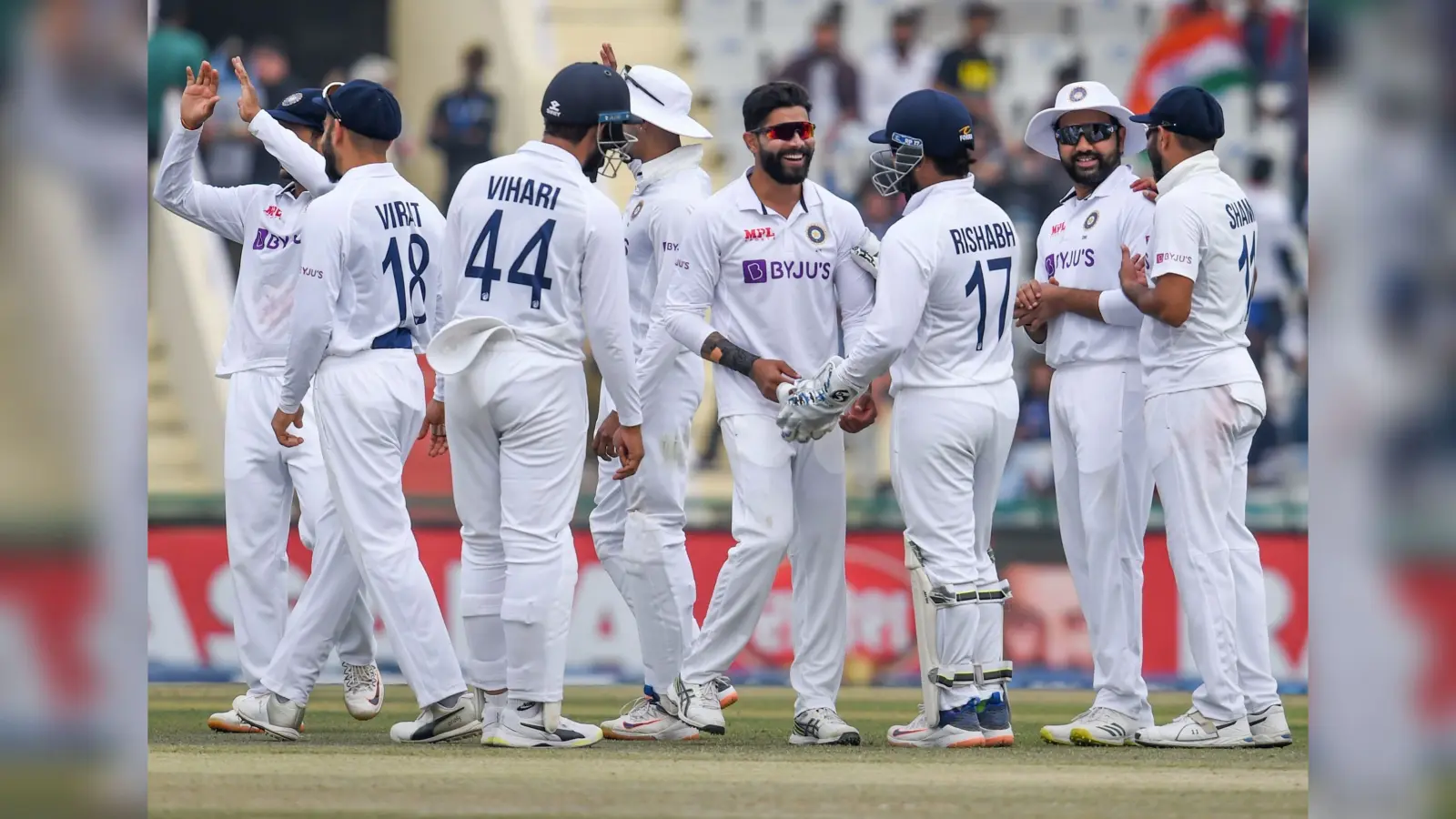 IND vs SL: पहले टेस्ट में भारत ने दर्ज की शानदार जीत, तीसरे दिन श्रीलंका को पारी और 222 रन से हराया
