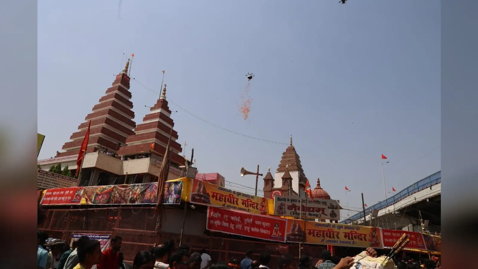 जय श्रीराम के जयघोष के बीच अवतरित हुए दीनदयाल, चार लाख श्रद्धालु पहुंचे महावीर मन्दिर