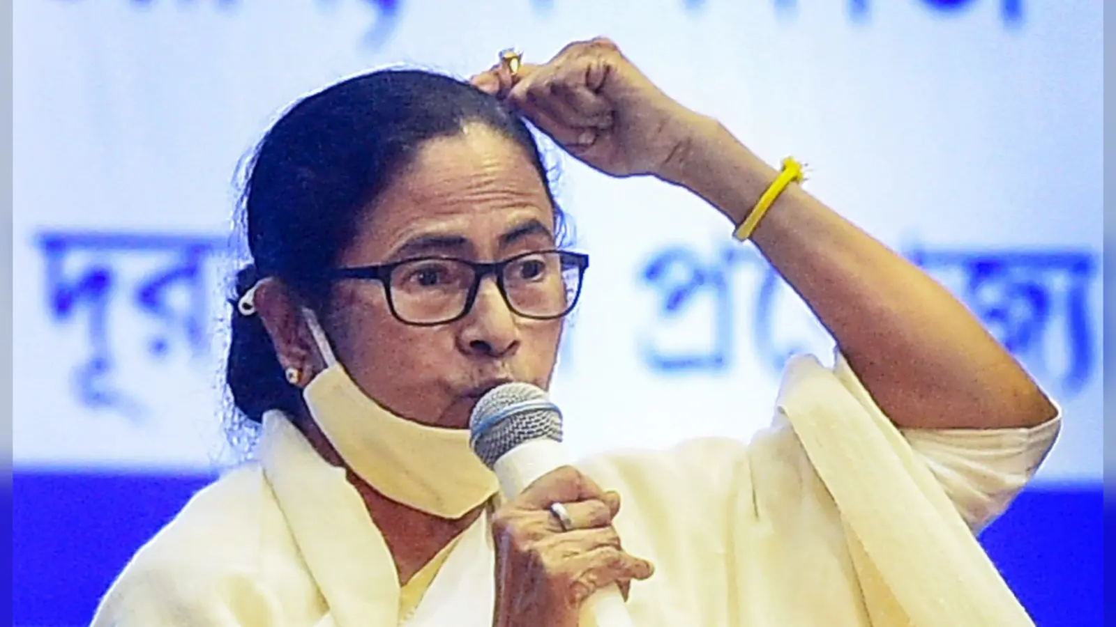 कोरोना संक्रमण की दूसरी लहर पर ममता बनर्जी ने पीएम पर लगाए गंभीर आरोप, कहा ‘This Is Modi Made Disaster’