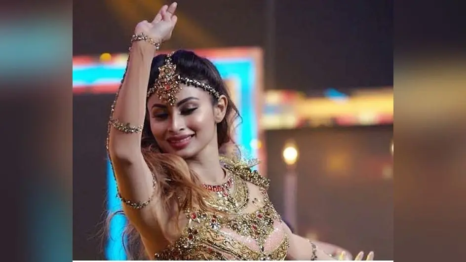 ‘सवार लूं’ गाने पर Mouni Roy ने किया जबरदस्त डांस, वायरल हो रहे VIDEO से नहीं हटेगी नजर