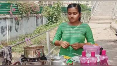 Purnea: ‘चायवाली’ बनी काशी विद्यापीठ से अर्थशास्त्र में स्नातक पूर्णिया की प्रियंका गुप्ता, जानें क्यों?