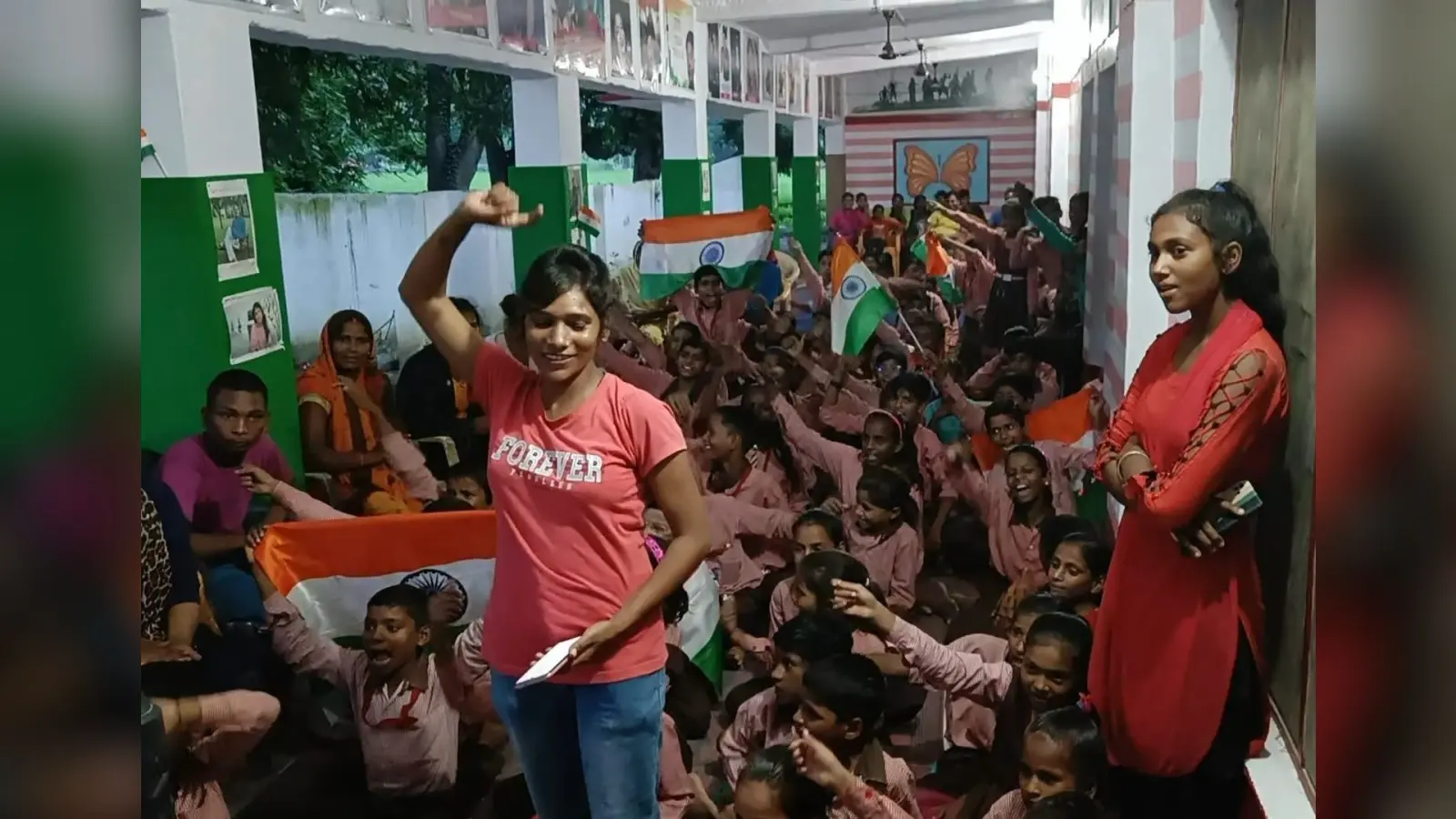 चंद्रयान-3 की सफलता से उठी उत्साह – देशभक्ति की लहर, सीएम आवास से लेकर अमेठी के यूपीएस अग्रेसर तक गूंजी जयकार