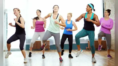 Summer Tips: जानें पानी पीने का सही समय और तरीका एवं इसके विभिन्न स्वास्थ्य लाभों के बारे में