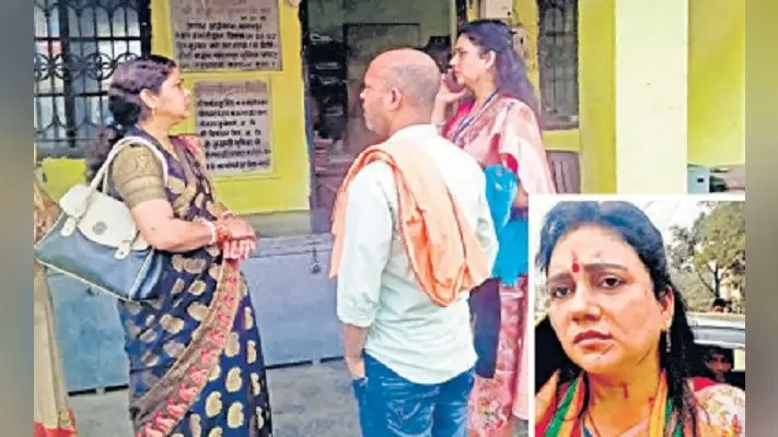 Bhagalpur News: भाजपा के प्रशिक्षण शिविर में कुर्सी के लिए भिड़ीं दो महिला नेत्री, जमकर हुआ हंगामा