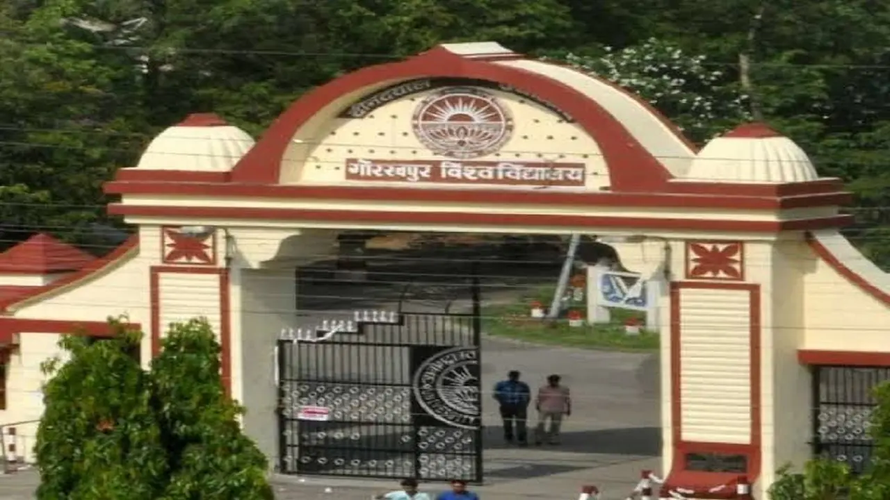 गोरखपुर यूनिवर्सिटी में एमएड की प्रवेश परीक्षा में पकड़े गए दो नकलची, रिश्ते में निकले मामा-भांजी