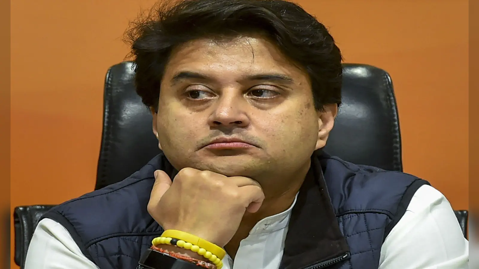 MPPoliticalCrisis : राजमाता ने 52 साल पहले गिराई थी MP की कांग्रेस सरकार, अब उनके पौत्र के कारण संकट में कमलनाथ