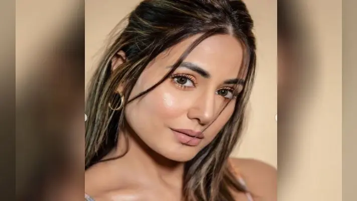 रेड या पिंक ? कौन सी बिकिनी में हिना खान लग रही हैं हॉट, तूफानी सीनियर’ का ऐसा बोल्ड अवतार आपने नहीं देखा होगा