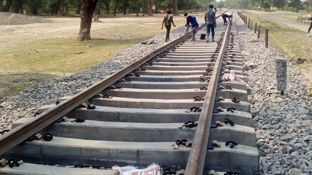 चार दशकों से खटाई में पड़ी है, कुरसेला-बिहारीगंज रेल परियोजना, जानें कितनी बची है आश