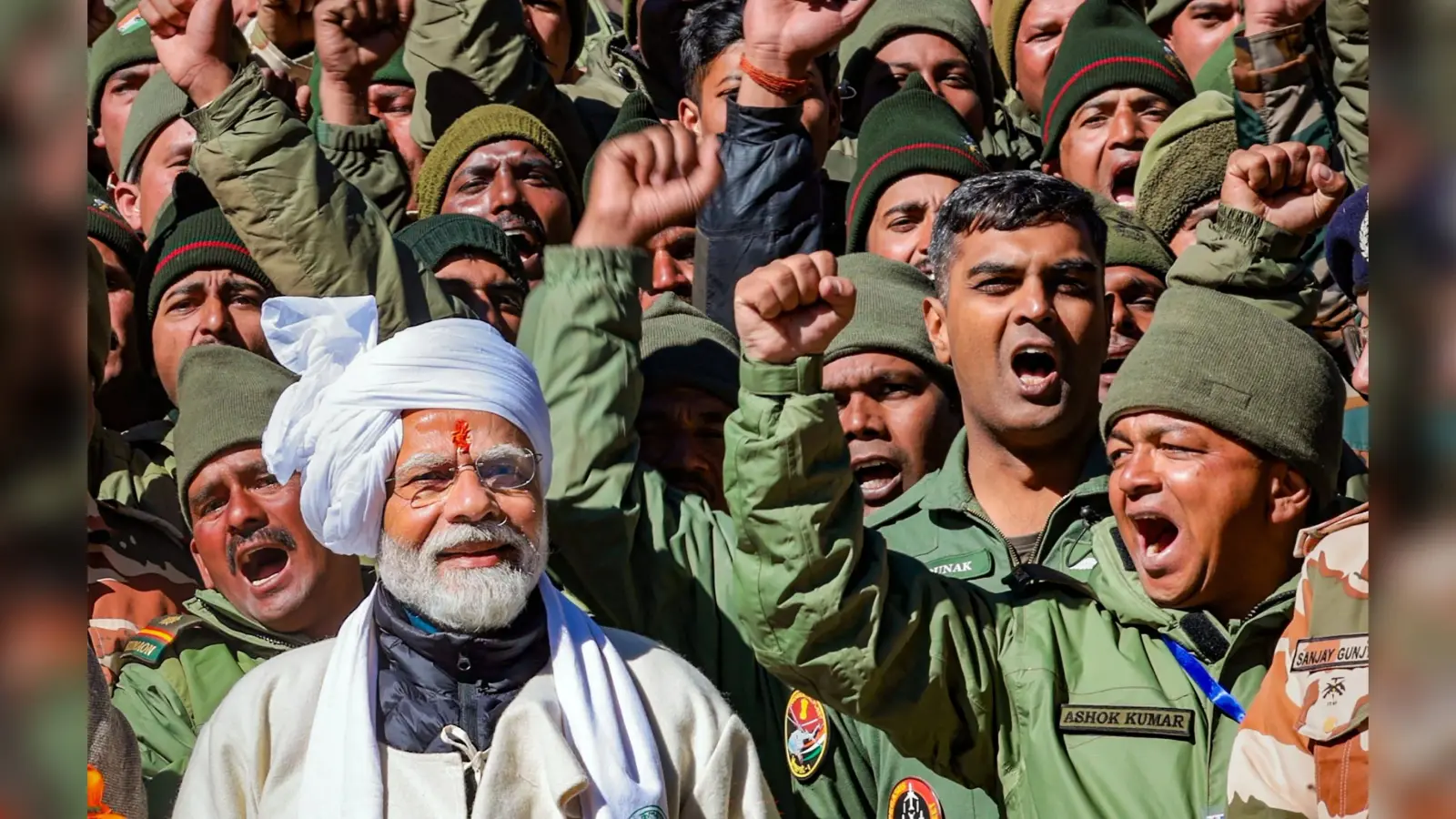 PHOTOS: LOC में मनेगी पीएम मोदी की दिवाली! जवानों संग बांटेंगे खुशियां