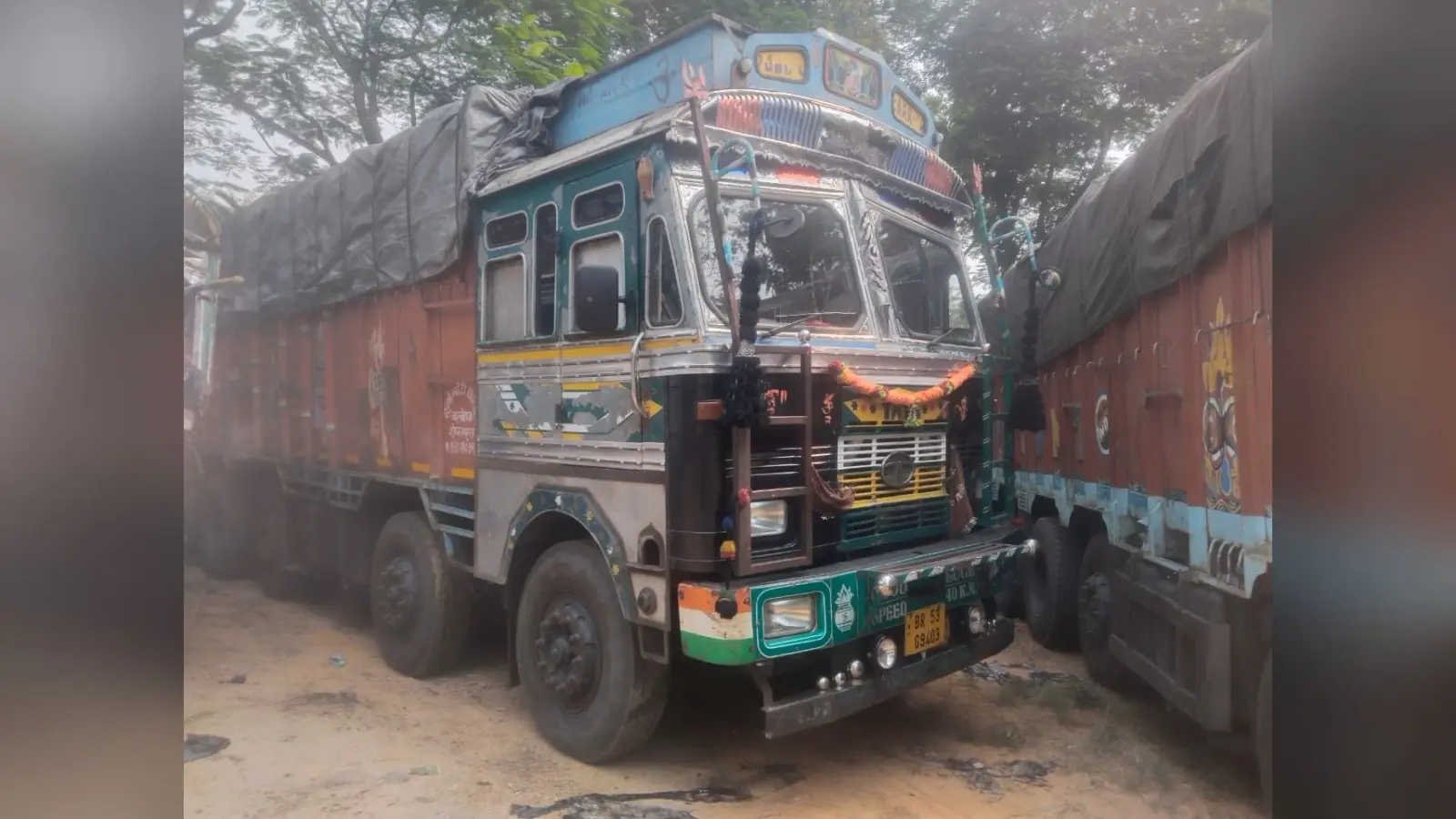 धनबाद : अवैध कोयला लदे चार ट्रक जब्त, छह नामजद समेत 13 पर केस, छापेमारी में 40 टन कोयला जब्त