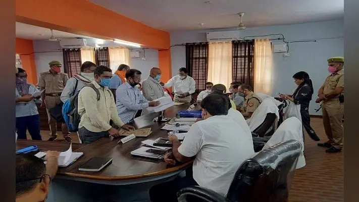 बलिया में फर्जी बैनामा प्रकरण मामले में एसपी ने कोतवाल को फोन कर फटकारा, यहां जानिए क्या है पूरा मामला…