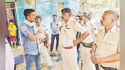ऑटो से कुत्ते को लगी टक्कर तो पुलिसकर्मी ने ड्राइवर को बेहोश होने तक लात-घूंसे से पीटा, आक्रोशित लोगों ने किया हंगामा