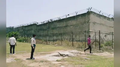 गुमला के रिमांड होम से दीवार फांदकर भागे 5 बालबंदी, 4 दुष्कर्म व 1 अपहरण का है आरोपी
