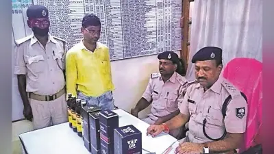 ट्रेन में विदेशी शराब भरा बैग ले जा रहा था टीटीई, पुलिस ने जांच के लिए रोका तो वर्दी उतरवाने की दी धमकी