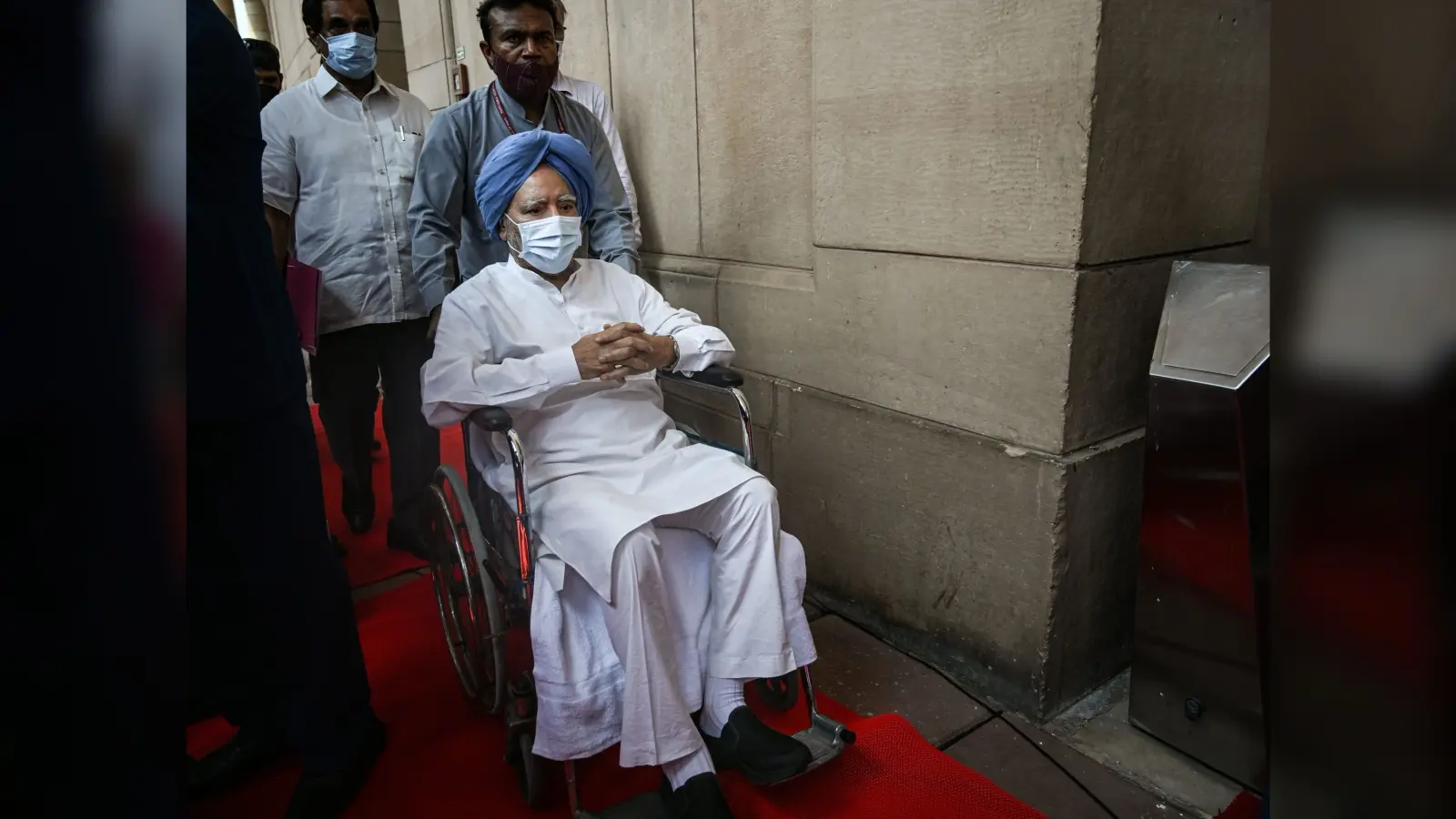 राज्यसभा में पूर्व पीएम मनमोहन सिंह की सीट अंतिम पंक्ति में की गयी, जानें वजह
