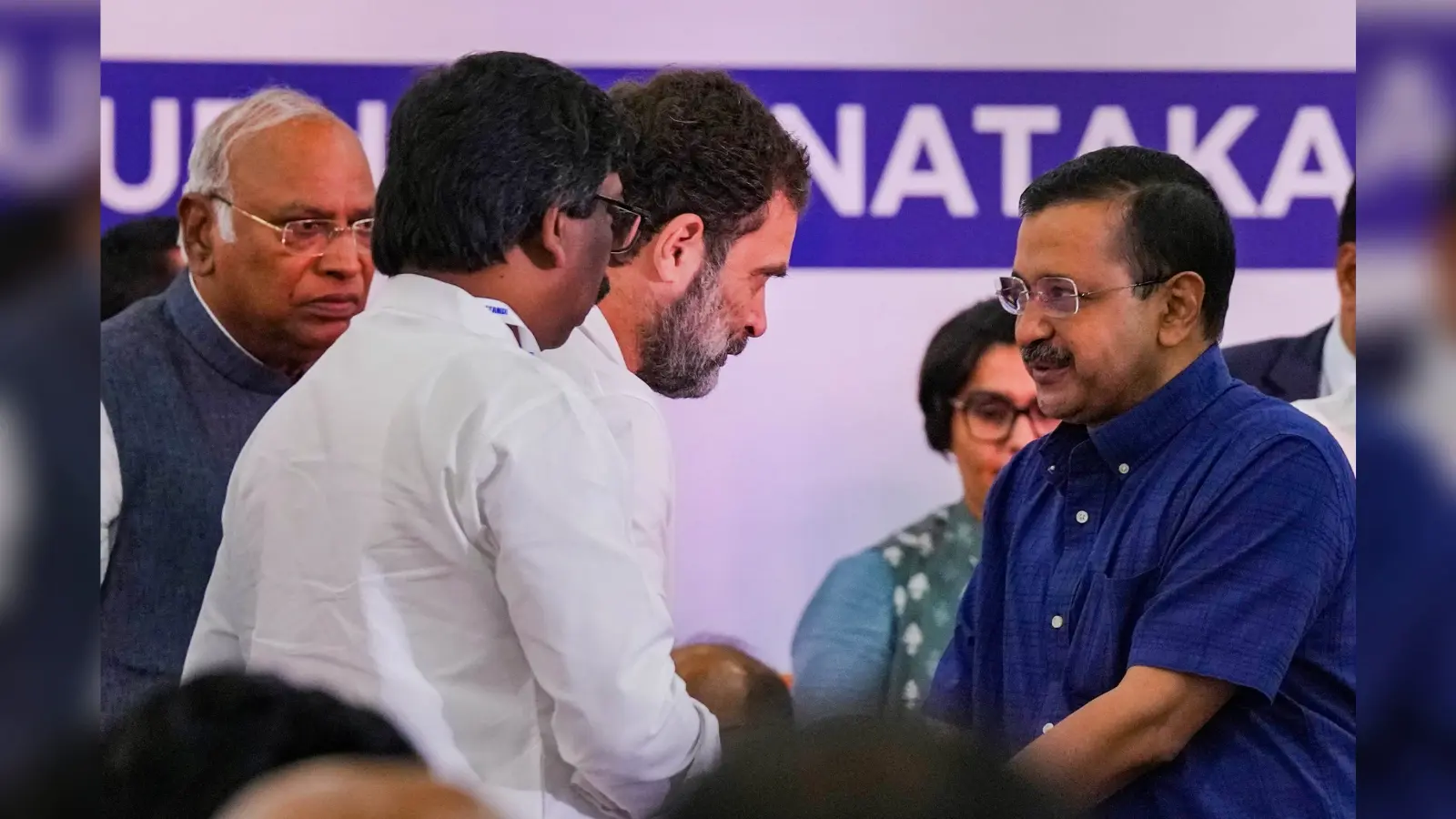 AAP और कांग्रेस में तकरार, 4 घंटे में बदला मंत्री का बयान, दीक्षित ने कहा- भ्रष्टाचार का सच दिखाने को तैयार
