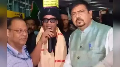 अहिरीटोला में आज पूजा मंडप का उद्घाटन करेंगे फुटबॉलर रोनाल्डिन्हो, कोलकाता एयरपोर्ट पर हुआ भव्य स्वागत
