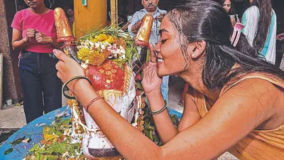Sawan 2023: सावन में शिव की आराधना में लीन भक्त, हर-हर महादेव से गूंज रहे पटना के शिवालय