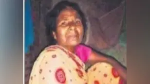महिला ने अलग-अलग लाइनों में लगकर एक साथ ले लिये कोविशील्ड और कोवैक्सीन के डोज, स्वास्थ्यकर्मियों के उड़े होश, जानिये क्या बोले डॉक्टर