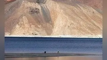 पैंगोंग त्से झील के पास चीन ने बनाया हेलीपैड, सैनिकों की संख्या भी बढ़ाई, सीमा पर बढ़ सकता है तनाव