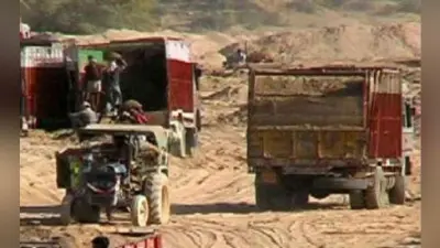 बालू की तस्करी से नदियों का अस्तित्व खतरे में, एनटीजी की रोक के बाद भी कार्रवाई का डर नहीं