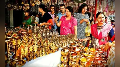 धनतेरस में गिरिडीह का बाजार हुआ गुलजार, करोड़ों का कारोबार