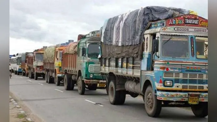 सोमवार से पूरे बिहार में ट्रकों का चक्का जाम, अनिश्चितकालीन हड़ताल से बढ़ सकते हैं इन सामानों के दाम…