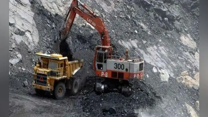 मुख्यमंत्री की पहल से कोल परियाेजना हुई चालू,
ढाई माह से बंद खदान से कोयला खनन शुरू