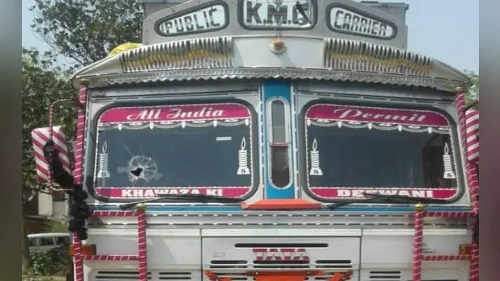 चतरा में तीन क्विंटल 32 किलो डोडा लदा ट्रक जब्त, तस्कर फरार