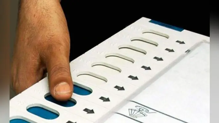 Bihar Election 2020 : इवीएम की तैयारी, चुनाव आयोग ने मतदान कर्मियों की मांगी जानकारी