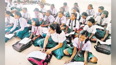 झारखंड में कक्षा बढ़ने के साथ छात्राएं छोड़ रहीं हैं सबसे ज्यादा स्कूल, अब शिक्षा विभाग करायेगा अध्ययन