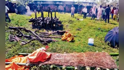 रांची जहरीली शराब से मौत मामला: दो शवों को जलाने की थी तैयारी, श्मशान से उठाकर पोस्टमार्टम के लिए ले गयी पुलिस