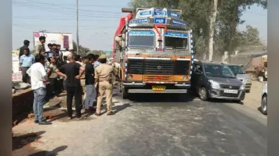 उत्तर प्रदेश : ट्रक की चपेट में आये नौ लोग, छह मरे