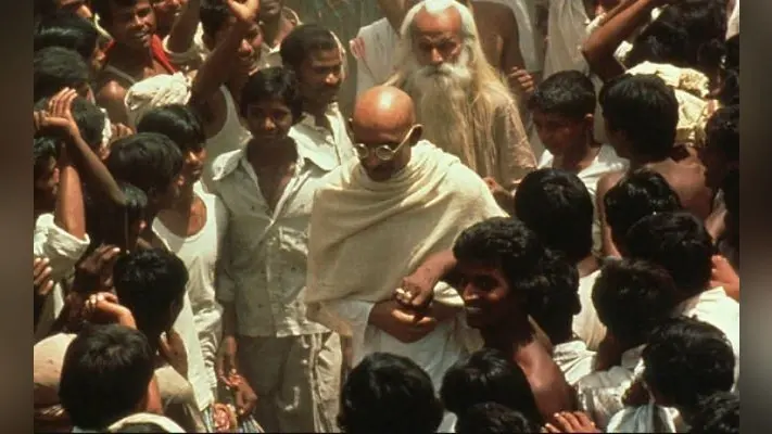 महात्मा गांधी को कम समय में समझने का शानदार प्रयास है फिल्म ‘गांधी’